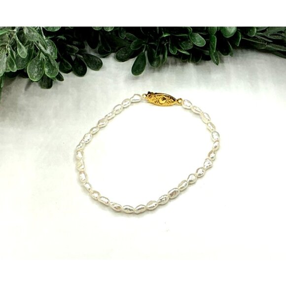 Freshwater Pearl Bracelet With Gold-tone Oval Clasp Elegant - Picture 2 of 6